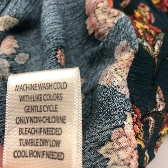 L Gypsies & Moondust Cropped Button Blouse‎ Medium - Picture 11 of 11